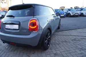 MINI Cooper Mini 1.5 Cooper LED Navi PDC Tempomat Teilleder Bild 5