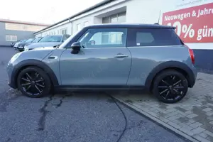 MINI Cooper Mini 1.5 Cooper LED Navi PDC Tempomat Teilleder Bild 3
