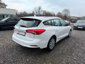 Ford Focus Turnier 1.5 ECOB Cool  Connect/1.Hand/LED Bild 4