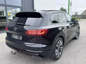 Volkswagen Touareg 3.0 V6 TDI 4Motion DPF Aut. R-Line Bild 3
