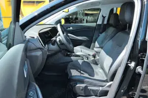 Opel Grandland X Grandland 1.2T AT8 Ultimate Navi Pro Bild 4