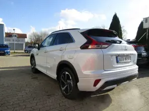 Mitsubishi Eclipse Cross PHEV PLUS Select 2.4 4WD LED ACC SHZ KAMERA Bild 2