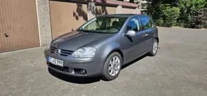 Volkswagen Golf V 1.6 Tour