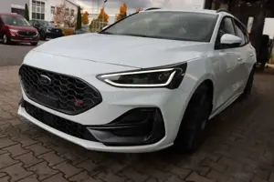 Ford Focus ST Turnier X 2.3 EcoBoost 4,99% FIN* AHK Bild 5