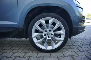 Skoda Karoq 2.0TDI 4x4 DSG AHK Canton Pano Sthz 1.Hand Bild 3