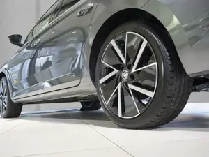 Skoda Superb Combi 2.0 TDI DSG Style Navi, Matrix Bild 4