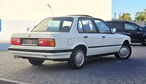 BMW 316 i E30 5-GANG S-Dach Servo Oldtimer el.Spiegel Bild 3