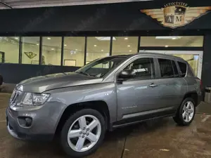 Jeep Compass 2.2 CRD Limited 4x2 Leder/NAVI/Park/AHK Bild 2