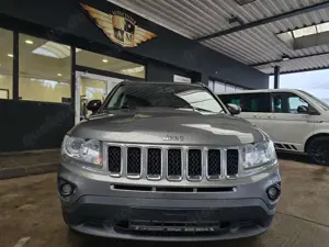 Jeep Compass 2.2 CRD Limited 4x2 Leder/NAVI/Park/AHK Bild 5