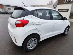 Hyundai i10 1.0 Benzin Select 5-Gang Schaltgetriebe 2WD Bild 5