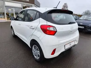 Hyundai i10 1.0 Benzin Select 5-Gang Schaltgetriebe 2WD Bild 4