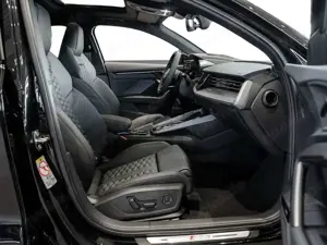 Audi RS3 2.5 TFSI quattro Sportback S tronic 400 PS Bild 2
