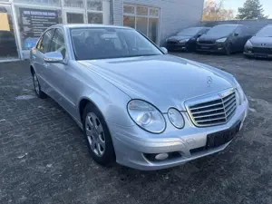 Mercedes-Benz E 220 220 CDI Euro 4 / 1 Hand / 69000 Km /AHK / Garantie