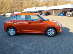 Suzuki Swift 1,2 4x2 Club Hybrid*5 Jahre Garantie* Bild 2