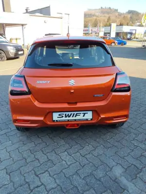 Suzuki Swift 1,2 4x2 Club Hybrid*5 Jahre Garantie* Bild 4