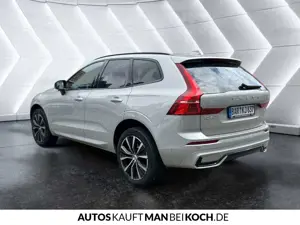 Volvo XC60 B5 AWD Mild-Hybrid Benzin Ultra Dark Bild 4