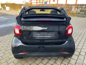 smart forTwo Cabrio EQ 22KW Schnellladen Temp KLIMAAUT Bild 4