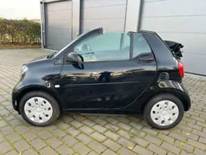 smart forTwo Cabrio EQ 22KW Schnellladen Temp KLIMAAUT Bild 2