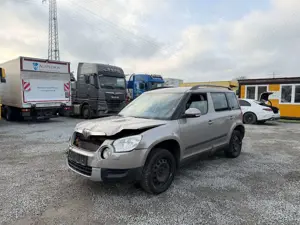 Skoda Yeti Family 1.4 TSI Klima AHK Unfall