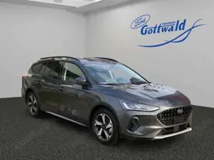 Ford Focus Turnier Active X LED Navi RFK PDC Winterpaket