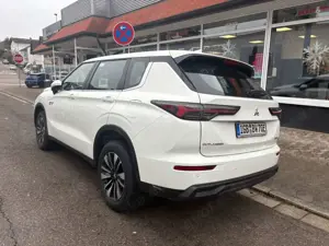 Mitsubishi Outlander 2.4 PHEV 4WD Basis Vorführwagen Bild 3