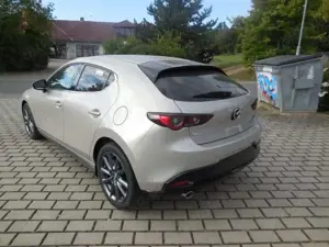 Mazda 3 2.5 e-SKYACTIV G 140PS Automatik Centerline mit De Bild 4