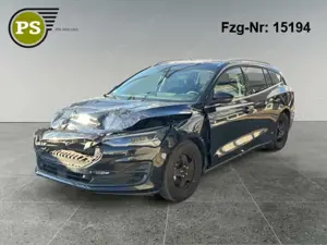 Ford Focus Turnier Titanium X AHK-klappbar El. Panodach Navi Bild 1