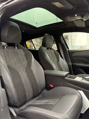 Peugeot 408 HYBRID 145 e-DSC6 GT Bild 5