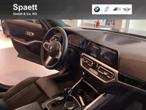 BMW 330 e Touring Advantage Head-Up HiFi DAB WLAN