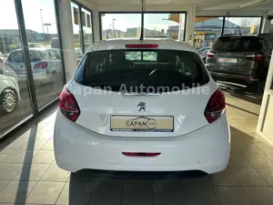 Peugeot 208 Like Klima/Scheckheft/Tempomat/EURO6 Bild 5
