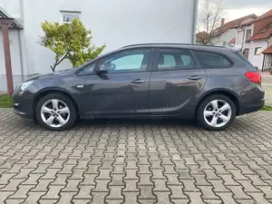 Opel Astra J Sports Tourer Style. Navi.