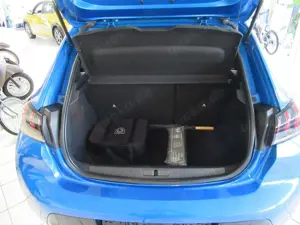 Peugeot 208 e- Allure 136 11kW OnB, Navi, R-Kamera, LM, SHZ Bild 5