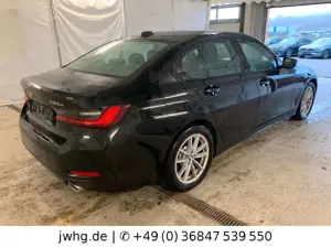 BMW 320 e Lim Facelift Widescreen Driving Ass DAB Bild 4