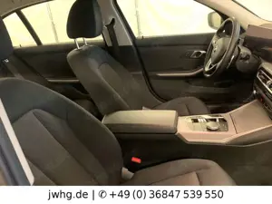 BMW 320 e Lim Facelift Widescreen Driving Ass DAB Bild 3