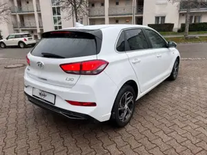 Hyundai i30 1.5 T-GDI Lim Kamera LED SHZ Bild 4