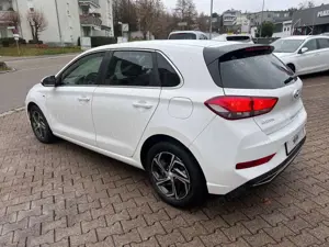 Hyundai i30 1.5 T-GDI Lim Kamera LED SHZ Bild 5