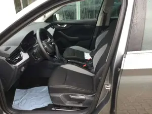 Skoda Kamiq 1.0 TSI DSG Selection LED ACC APP Kamera Bild 4