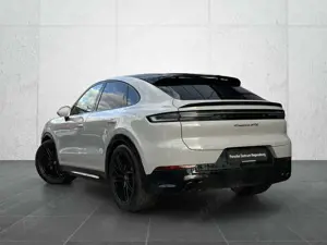 Porsche Cayenne GTS Coupé Burmester Sportsitze AHK Bild 4