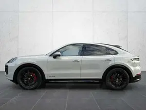 Porsche Cayenne GTS Coupé Burmester Sportsitze AHK Bild 3