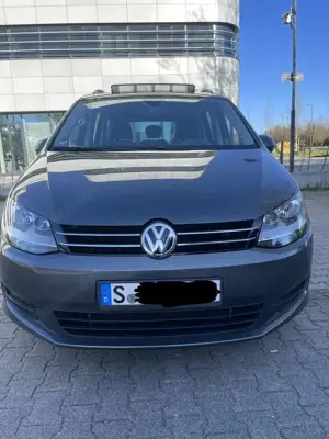 Volkswagen Sharan 2.0 TDI DSG (BlueMotion Technology) Trendline Bild 3