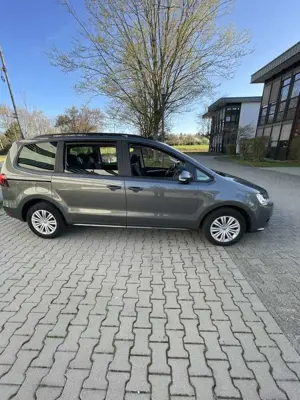 Volkswagen Sharan 2.0 TDI DSG (BlueMotion Technology) Trendline Bild 5