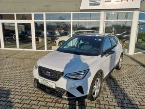 SEAT Arona FR 1.5 150PS SHZ PDC v+h Kamera Voll-LED Navi