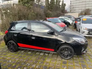 Mitsubishi Space Star Select 1.2 MIVEC 5-Gang Bild 4