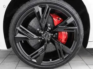 Audi RS6 Avant performance BO Pano AHK Keramik Bild 4