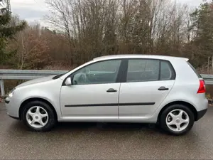 Volkswagen Golf V 1.6 Trendline 2.HAND*KLIMA*SZH*SCHECKHEFT Bild 5
