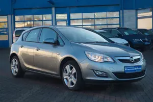 Opel Astra J Lim.*SHZ*PDC*Klima*Allwetter*Radio*