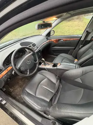 Mercedes-Benz E 270 E 270 CDI (211.016) Bild 5