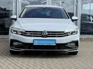 Volkswagen Passat Variant Elegance 2,0 TDI DSG R-LINE, TOTW Klima Navi Bild 4