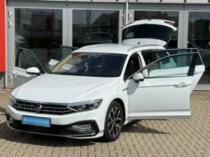 Volkswagen Passat Variant Elegance 2,0 TDI DSG R-LINE, TOTW Klima Navi Bild 2