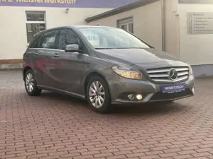 Mercedes-Benz B 180 Automatik 1. Hand AHK schwenkbar Allwetter